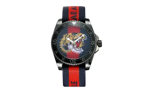 GUCCI Dive Collection Wrist Watches Quartz Movement Nylon Strap Red Watch Dial Men's Watches