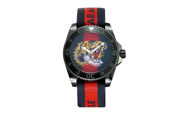 GUCCI Dive Collection Wrist Watches Quartz Movement Nylon Strap Red Watch Dial Men's Watches