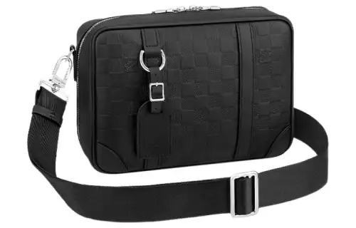 LOUIS VUITTON Sirius Messenger