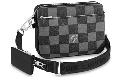 LOUIS VUITTON Trio Messenger Graphite Black