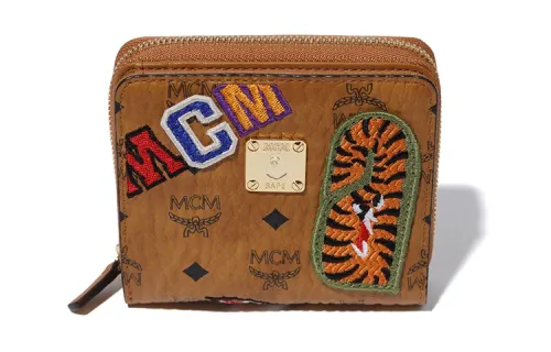 A BATHING APE MCM Shark Zip Collaboration Collection Sheepskin Wallet Unisex Brown