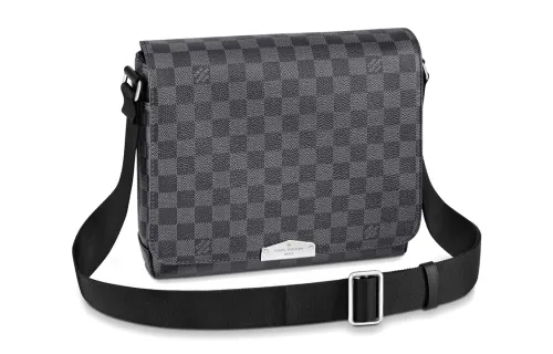 LOUIS VUITTON District Pm Messenger Bag Damier Graphite Black