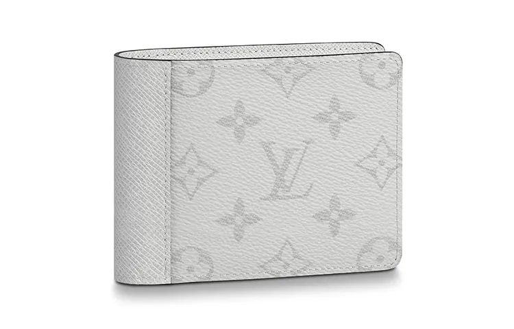 LOUIS VUITTON Multiple Wallet Monogram Antartica