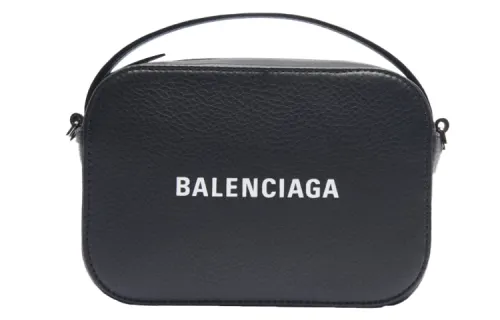 Balenciaga Everyday Smoothing Calfskin Camera Bag, Portable Crossbody Bag, Shoulder Bag Women's Black