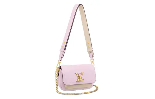 LOUIS VUITTON Shoulder Bags