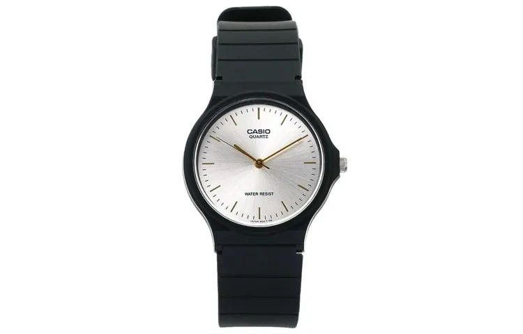 CASIO Men YOUTH White Watch MQ-24-7E2
