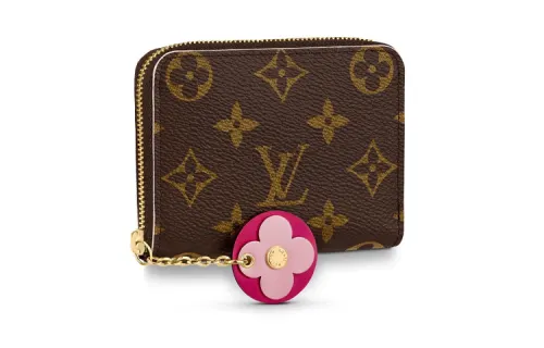 LOUIS VUITTON Zippy Wallets