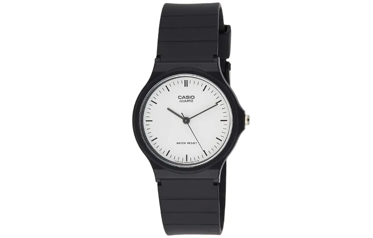 CASIO Women's YOUTH White Watch MQ-24-7ELDF