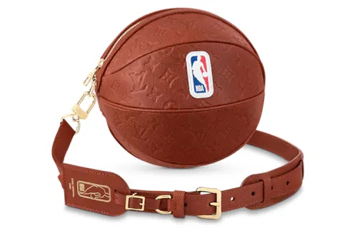 LOUIS VUITTON X Nba Ball In Basket Ball Grain Leather Black/White