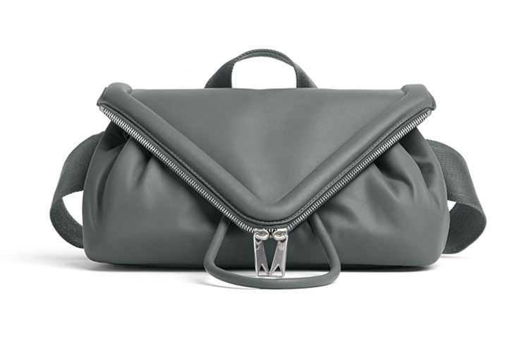 Bottega Veneta Beak Cow Leather Fanny Pack Men's Gray