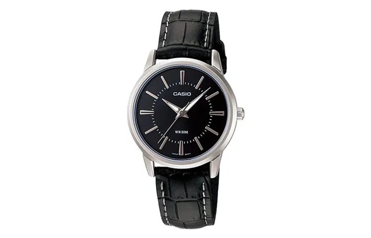 CASIO Women's Standard Series White Watch LTP-1303L-1AV