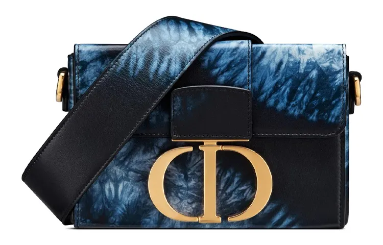 DIOR 30 Montaigne Shoulder Bags