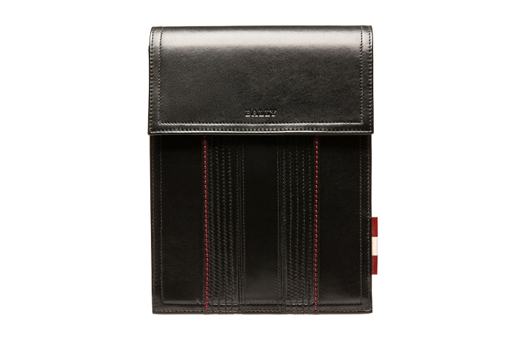 Чехлы для телефона Bally