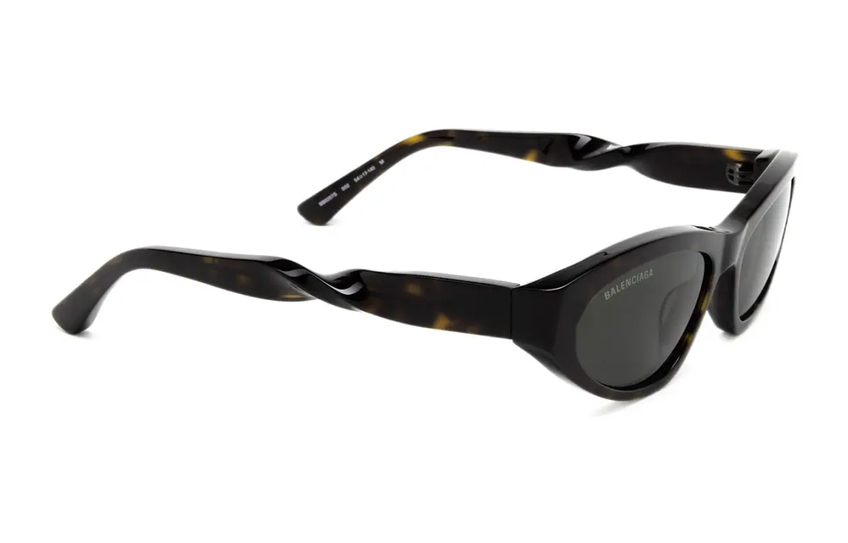 cat-eye tortoiseshell sunglasses