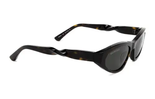 cat-eye tortoiseshell sunglasses