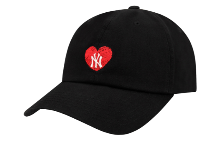 Бейсболка MLB С сердцем (черная)