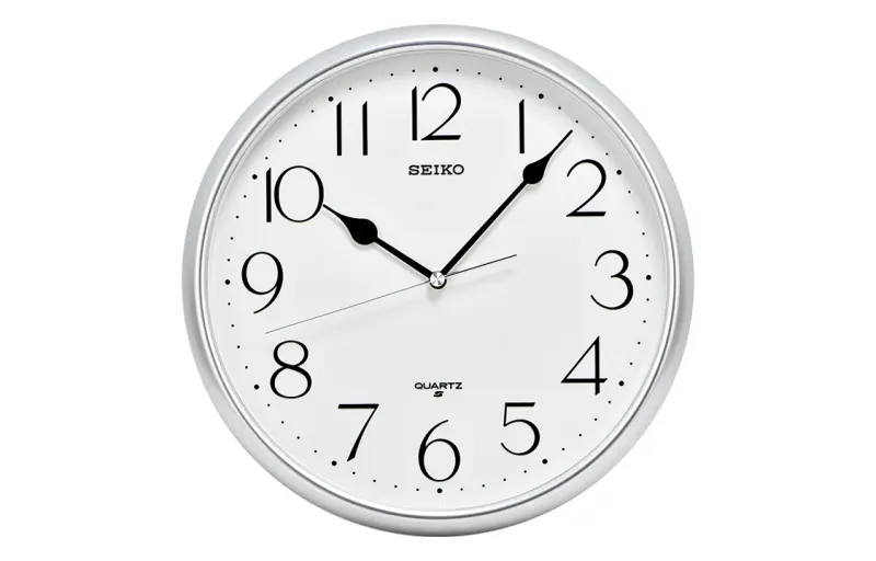SEIKO Seiko 11-inch wall clock for living room and bedroom, fashionable, versatile, silent, simple, round bright frame, quartz movement, polyester plastic case, wall clock, same style for men and women, white QXA747S