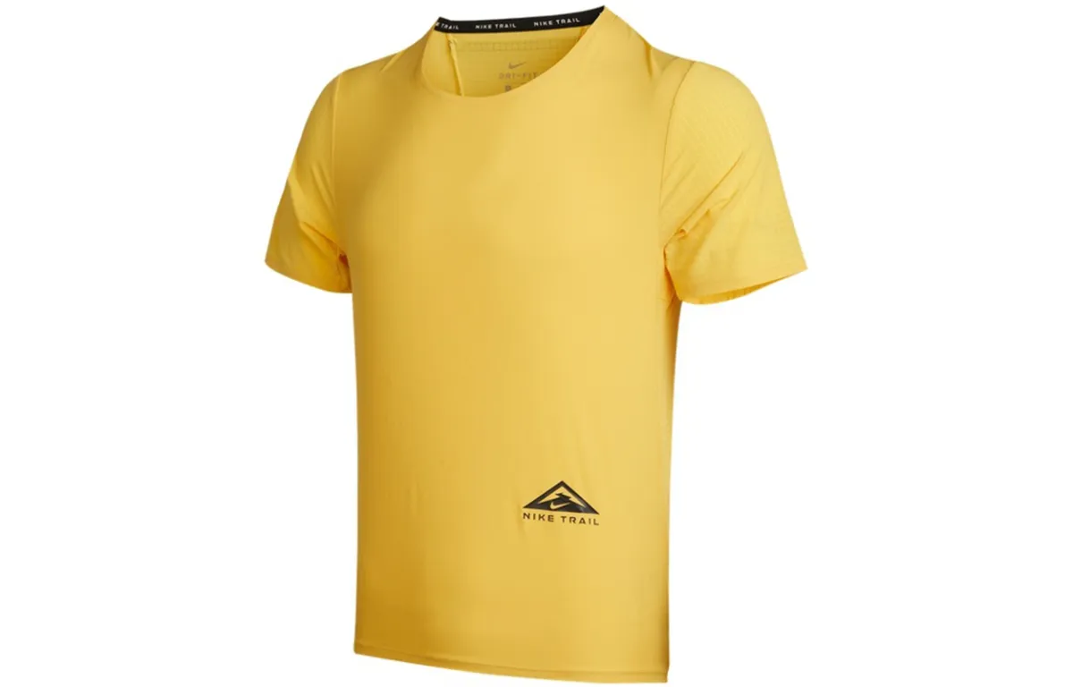 Nike T-Shirts Men's Yellow Crew Neck Moderate Straight Fit