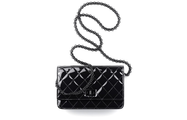 CHANEL 22A Pre Fall 2.55 Calf Patent Leather And Black Metal Crossbody Bags Women's Black