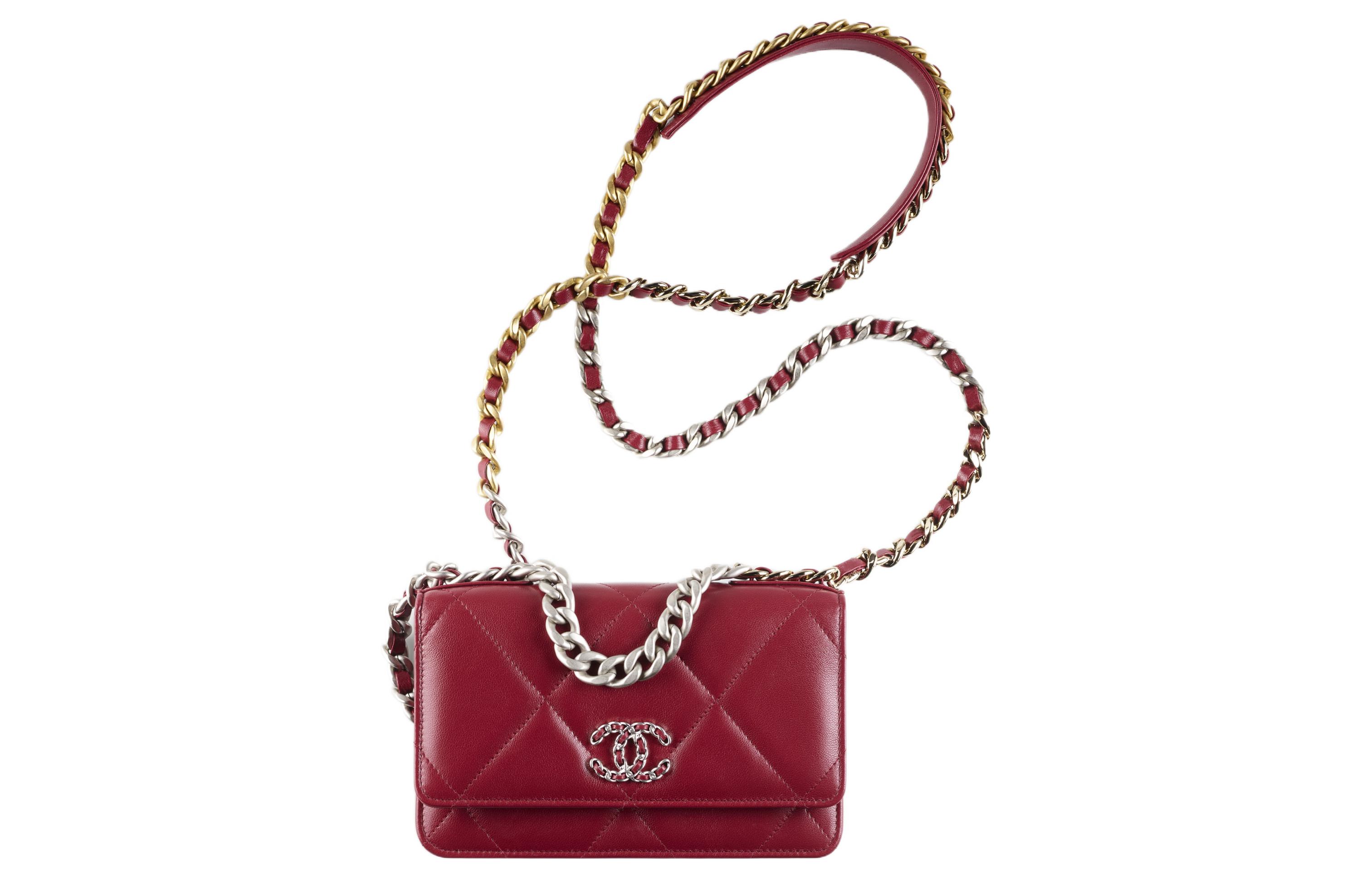CHANEL 19Bag Lambskin Gold Silver And Ruthenium Colored Metal Shoulder Bag, Crossbody Bag Women's Burgundy