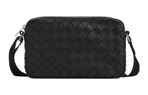 Bottega Veneta Classic Intrecciato Camera Bag
