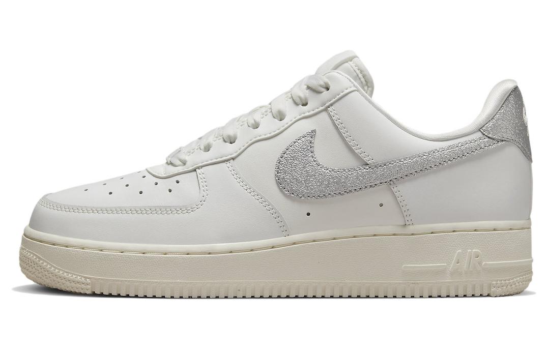 NikeAirForce1Lowsilverswoosh