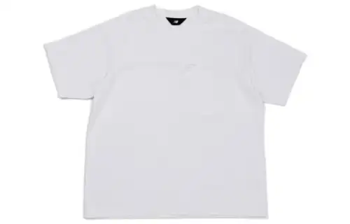 New Balance T Shirts Men's White Crew Neck Moderate Straight Fit