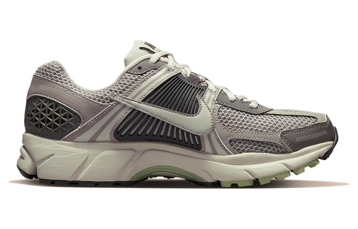 Nike Air Zoom Vomero 5