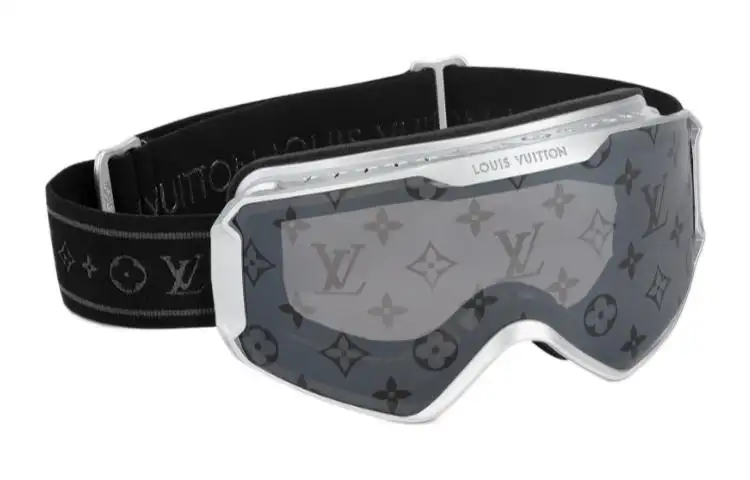 LOUIS VUITTON Irregular/Polygonal Functional Glasses Unisex Black