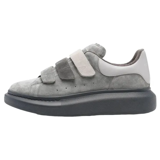 Alexander McQueen Casual Shoes Men Low-Top Gray