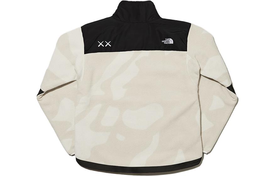 Флисовая куртка The North Face 1995 x KAWS FW22 Denali Logo (белая) — фото 2