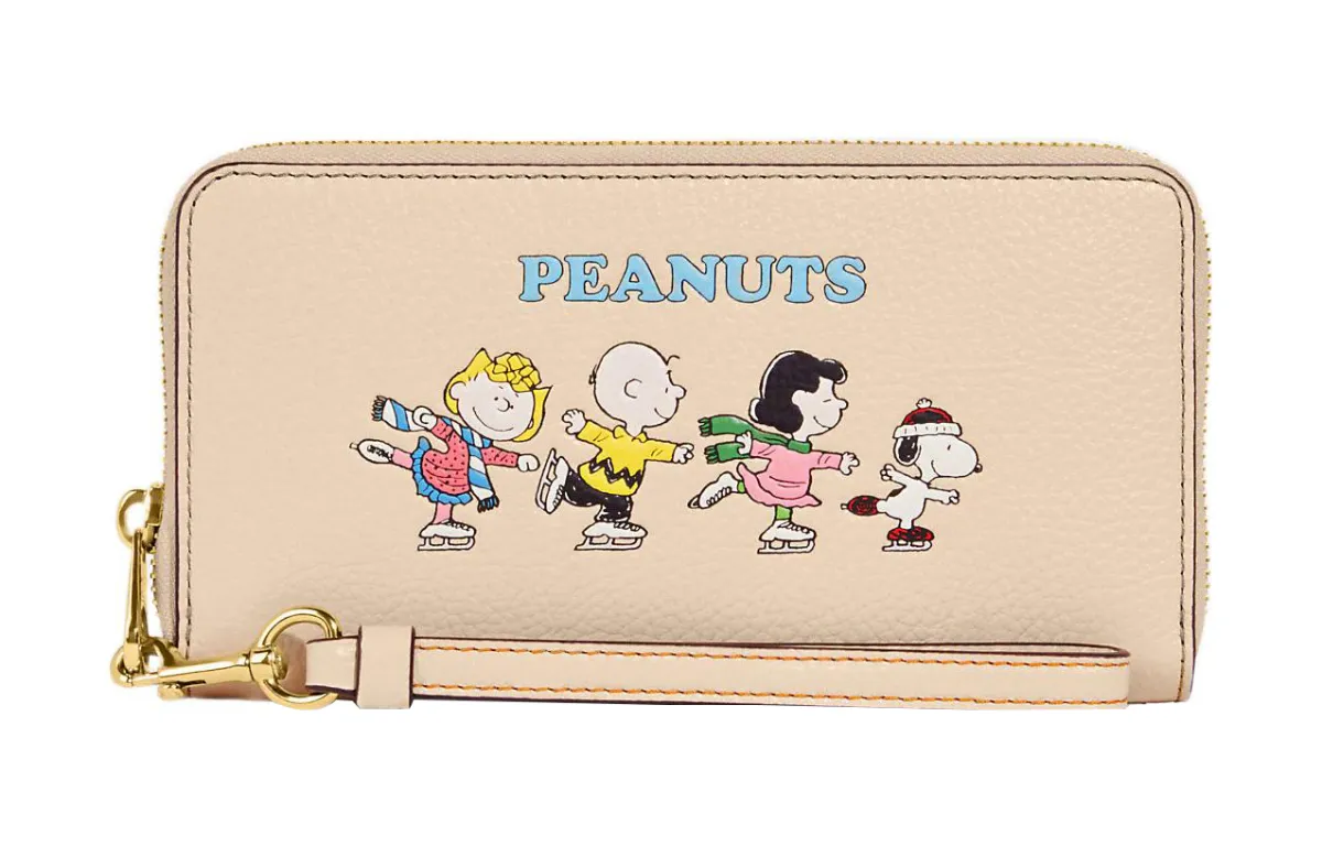 COACH Peanuts Snoopy Collaboration Zip Around Refined Pebble Leather Card Holder, Wallet Women's Ivory White