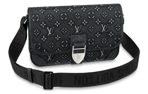 LOUIS VUITTON Archy Cow Leather Messenger Bag, Shoulder Bag, Crossbody Bag Medium Men's Black