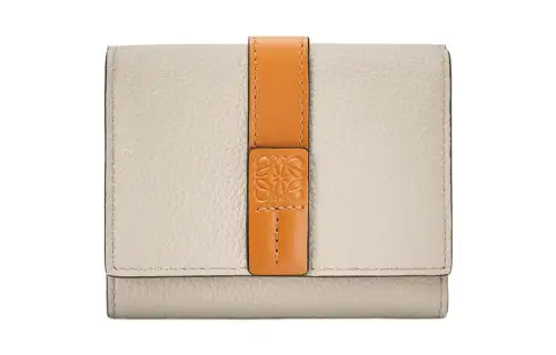 LOEWE Soft Grain Calfskin Wallet Women's Light Oat/Honey