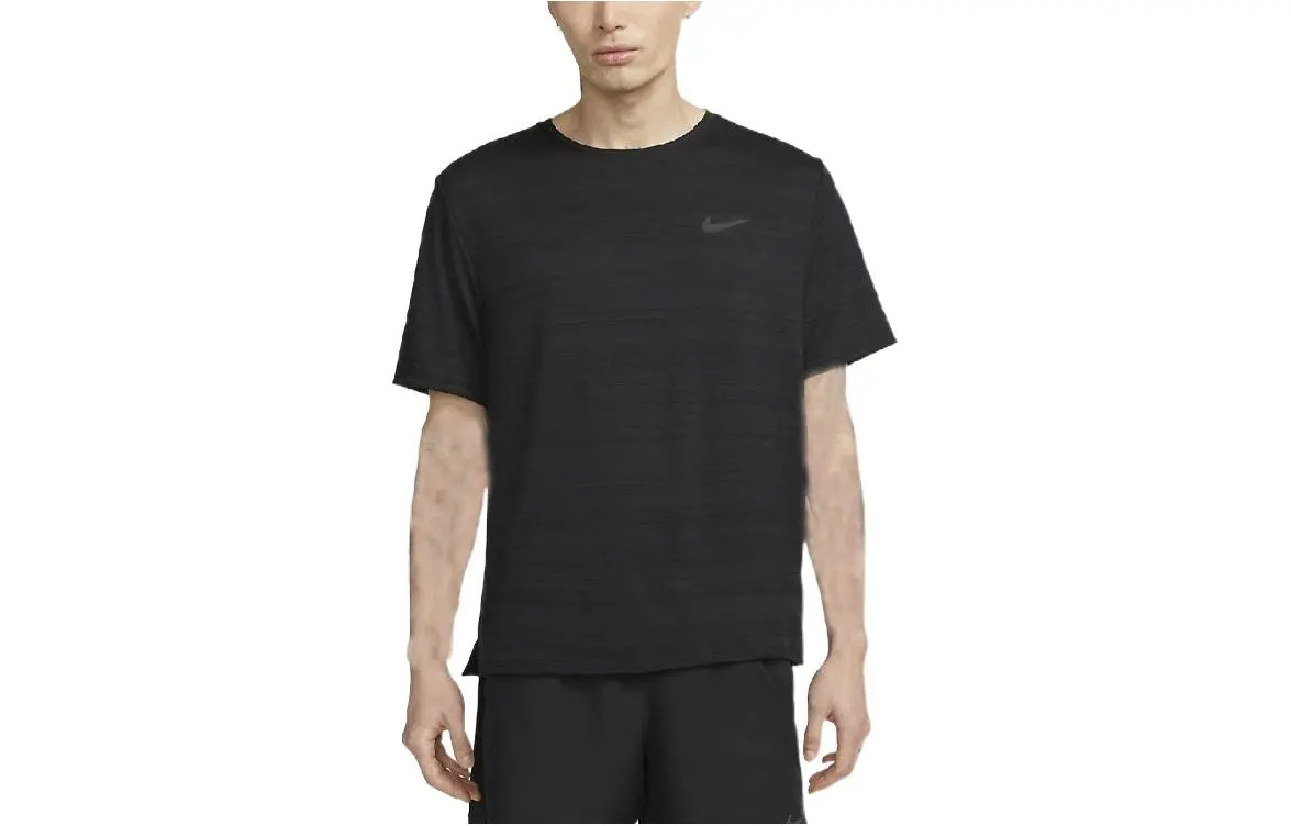 Nike T-Shirts Men's Black Crew Neck Moderate Straight Fit
