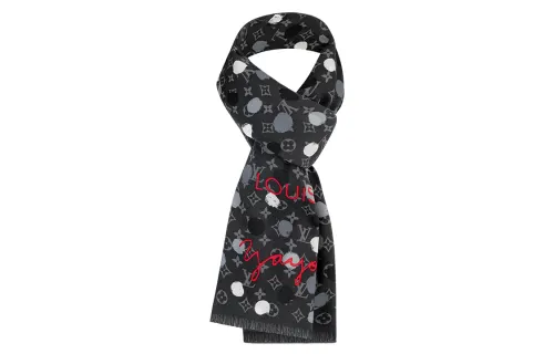 LOUIS VUITTON X Yayoi Kusama Painted Dots Stole