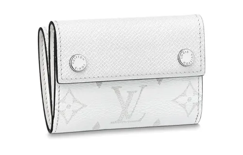 LOUIS VUITTON Discovery Wallets