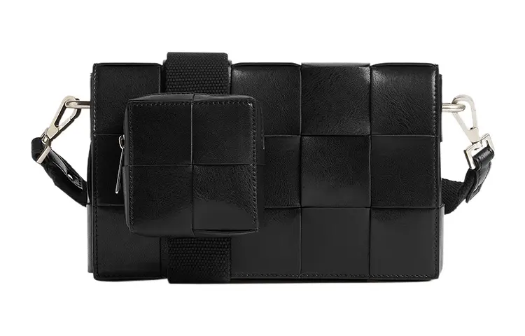 Bottega Veneta Medium Cassette With Versatile Strap Intreccio Black