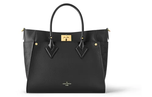 LOUIS VUITTON M22226 On My Side Gm