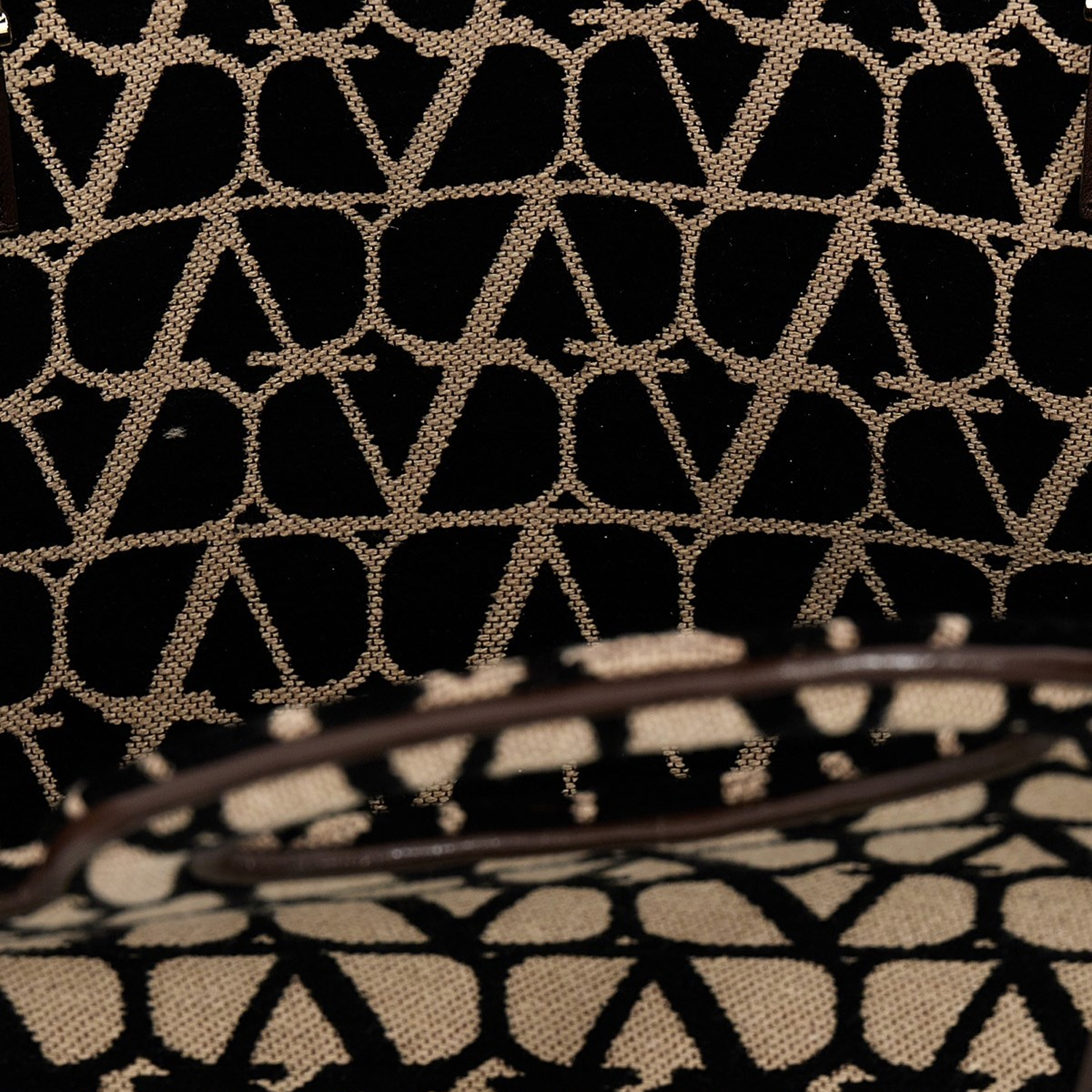 Photo 21850951