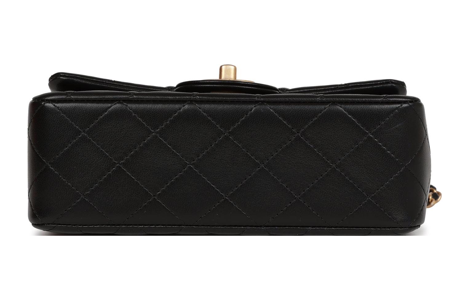 CHANEL 22B MINI CF