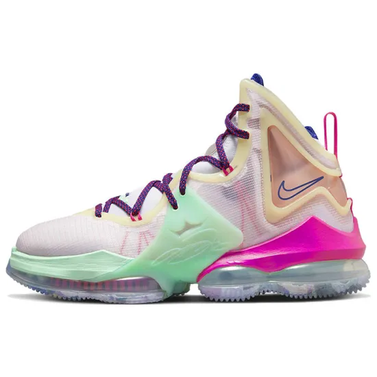 Nike LeBron 19 'Valentine's Day'
