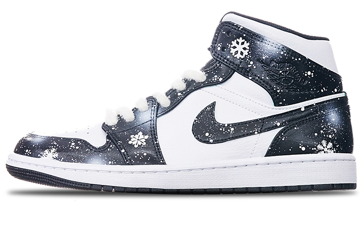 Air jordan, inkjet Christmas retro basketball sneakers for men and women, custom-made, “Frozen”, hand painting, with snowflakes