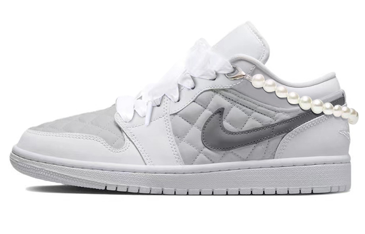 Jordan Air Jordan 1 Low quilted triple white