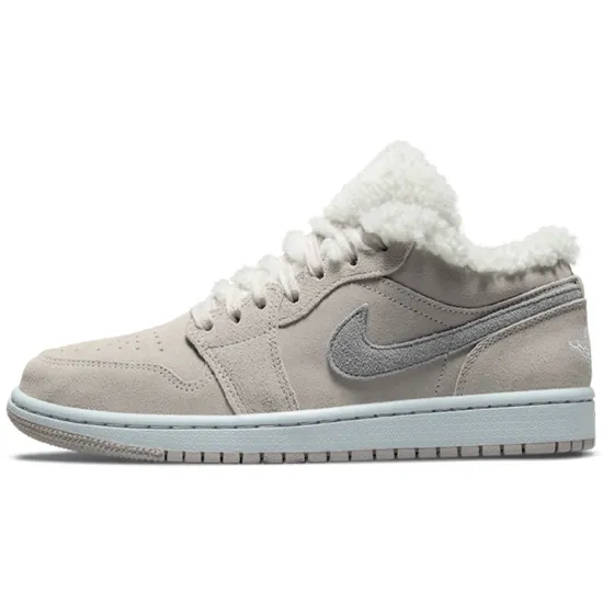 Jordan 1 Low SE Sherpa Fleece Women's