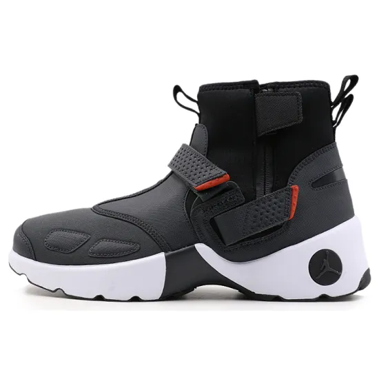 Jordan Trunner High Triple Black