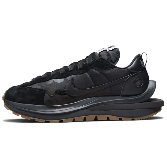 Nike Vaporwaffle Sacai Black Gum