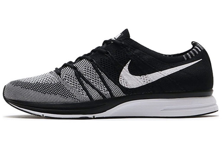 Nike Flyknit Trainer Oreo