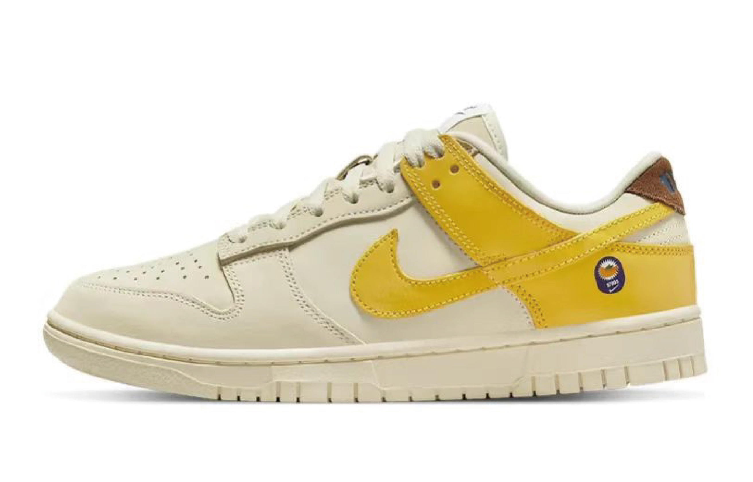 Nike Dunk Low LX "Banana"