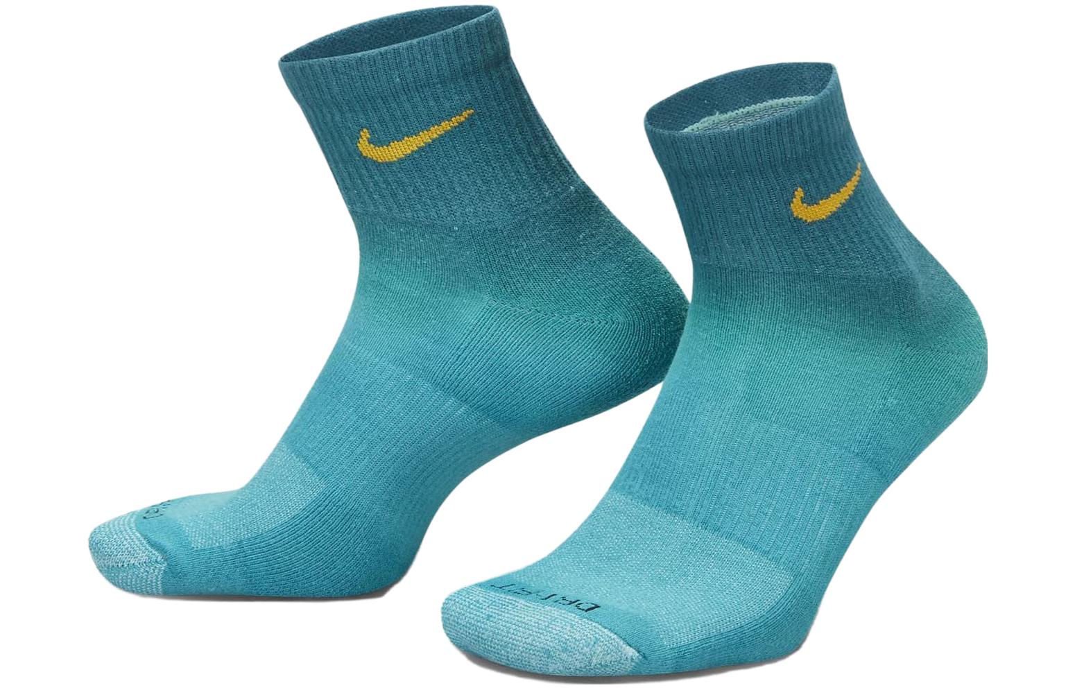 Nike Everyday Plus Cushioned Logo  2